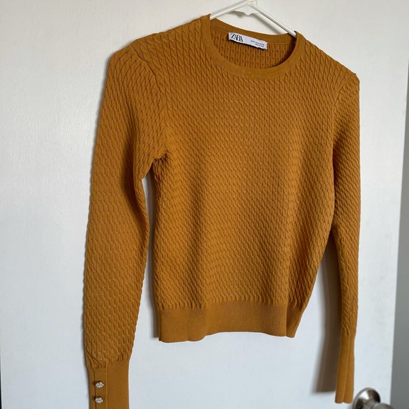 ***SOLD***Zara Short Cable Knit Pearl Sleeve Sweater - Size M - Picture 2 of 11